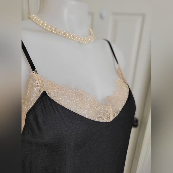 Elegant Black and Cream Lace Slip Dress - Picture 5 of 16